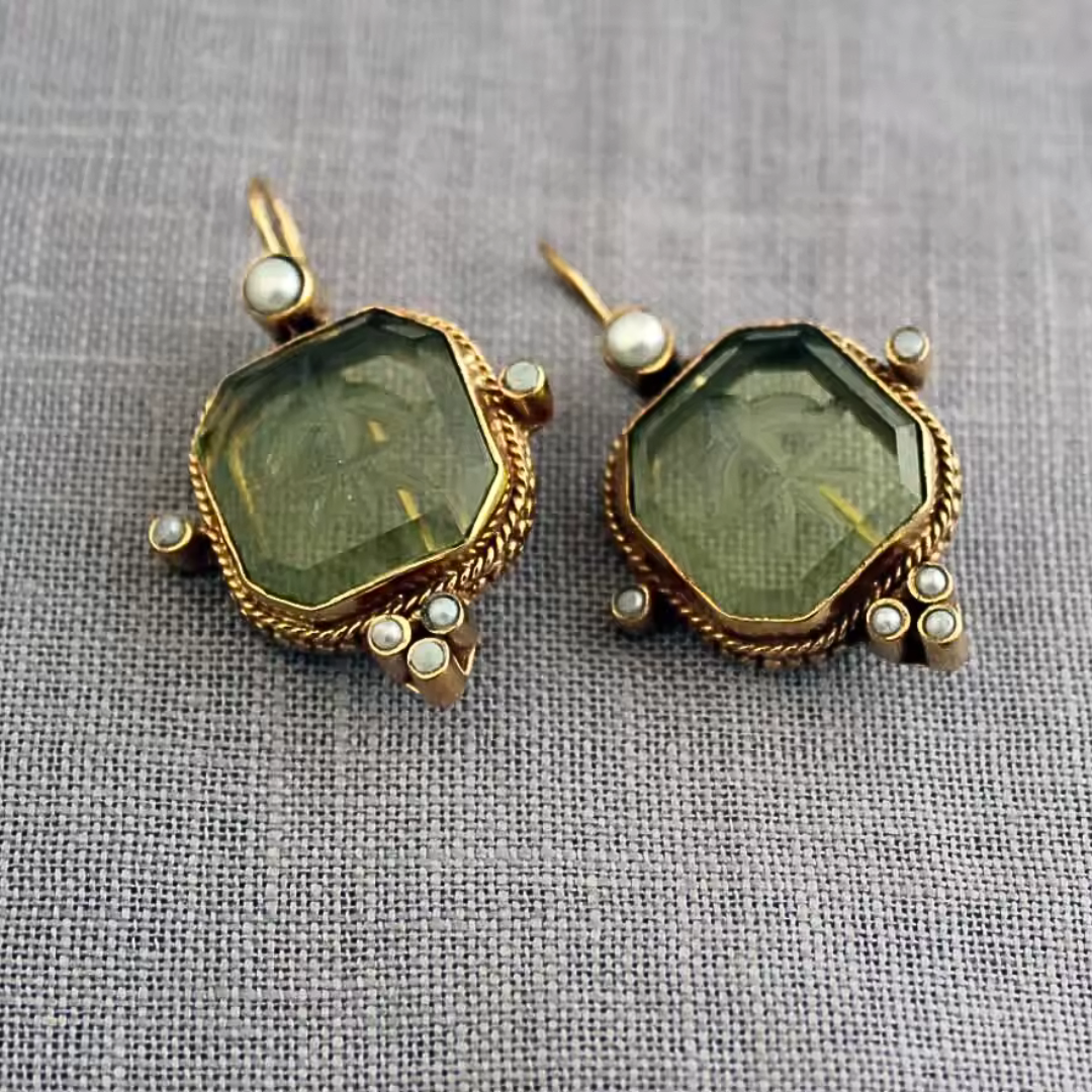 Maeble™ | Boucles d’oreilles vintage avec pierre verte et perle
