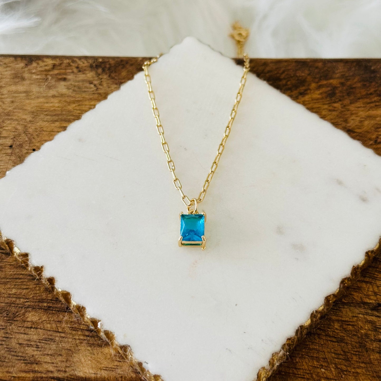 Collier Pendentif Paon Colore en Or