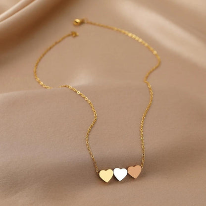 Collier Pendentif Chaussure a Talon en Or
