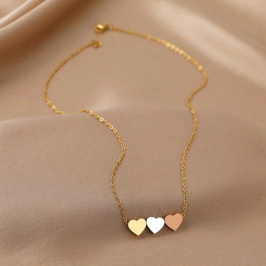 Collier Pendentif Chaussure a Talon en Or
