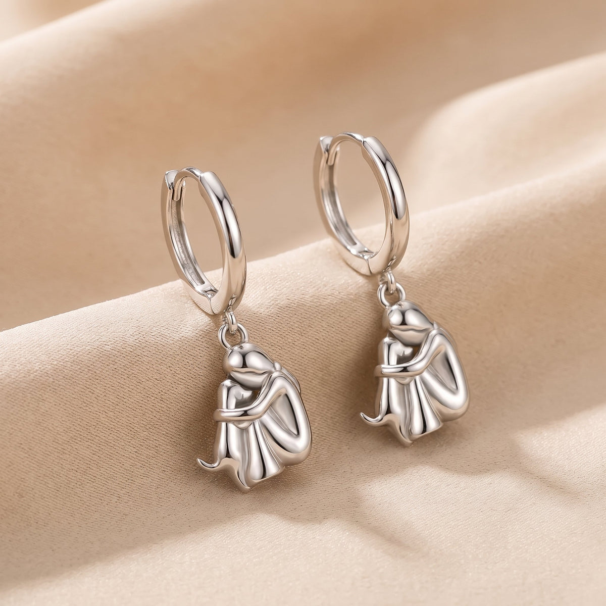 L'Étreinte Éternelle — Boucles d'Oreilles Femme et Chien