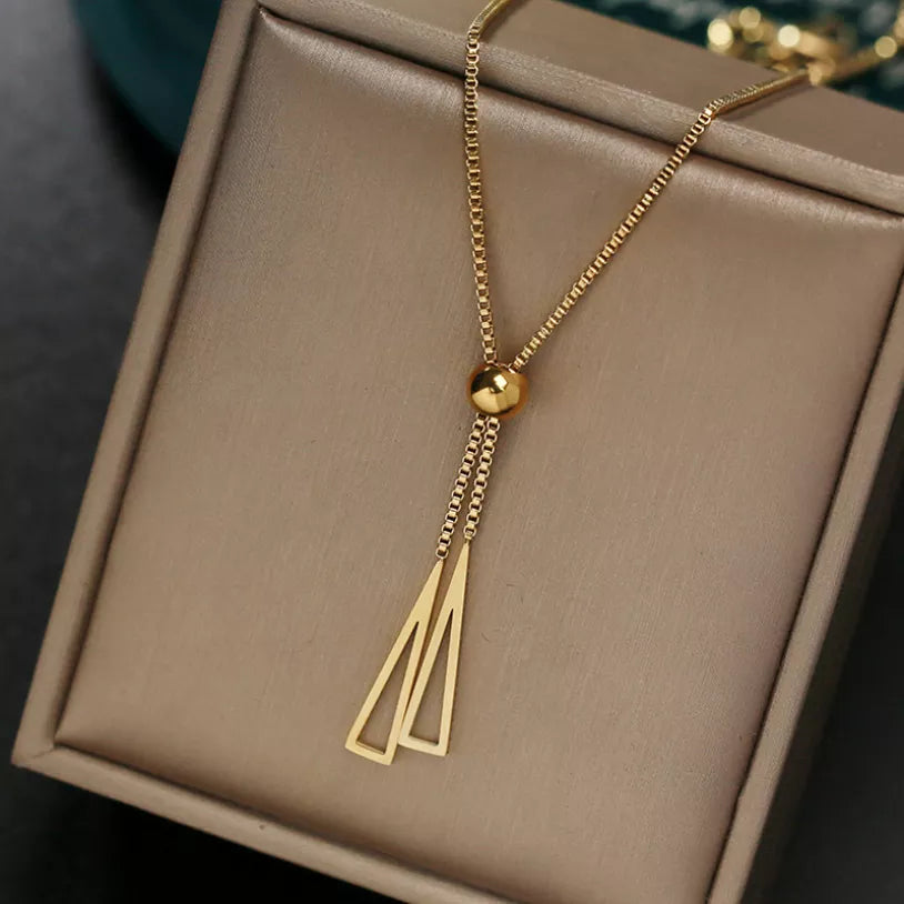 Collier Pendentif avec Pompon en Or