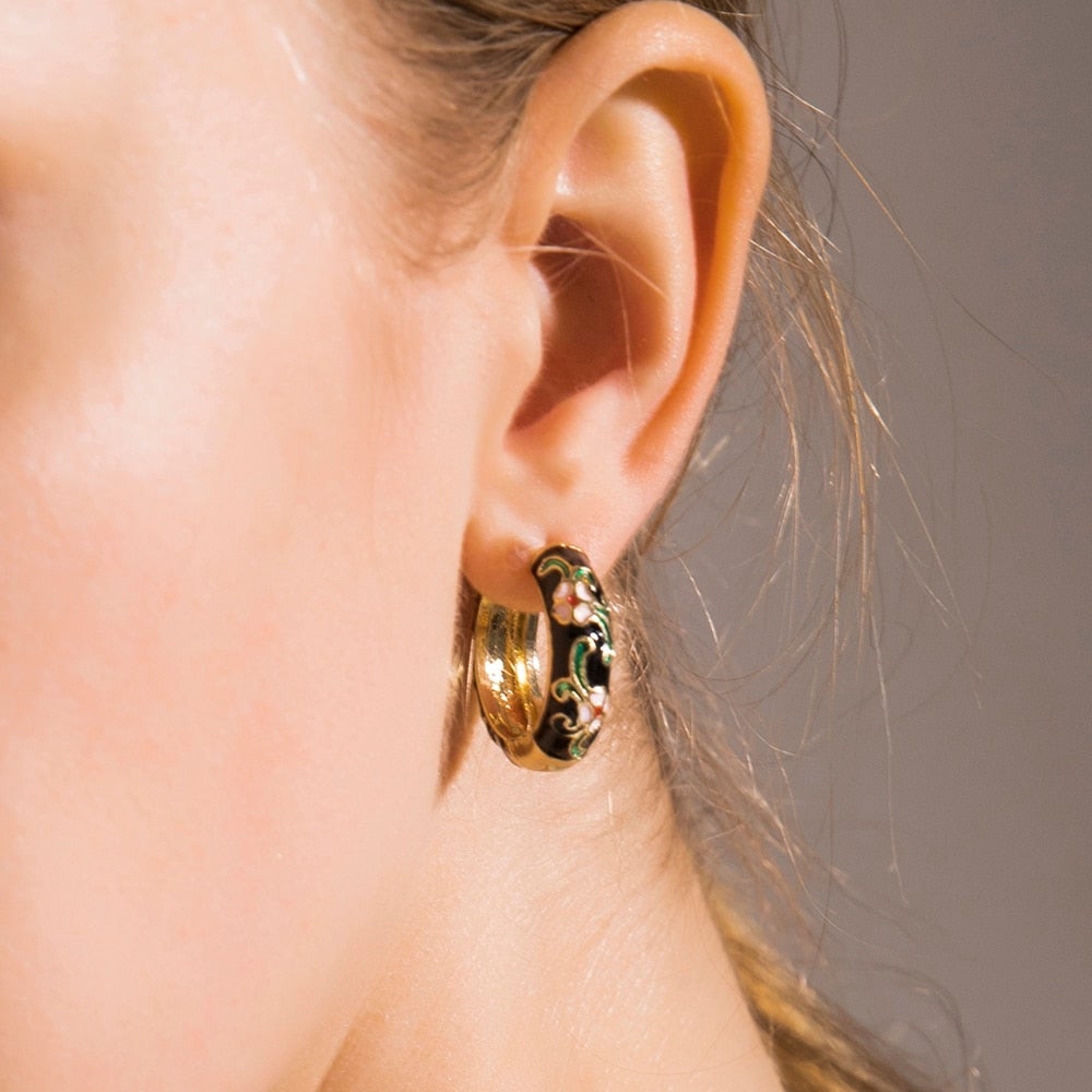 Boucles d’Oreilles Raffinées en Forme de Fleur