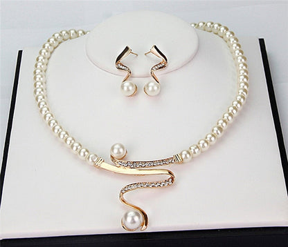 Parure Bijoux en Perle (Collier et Boucles d'oreilles)