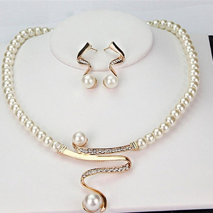 Parure Collier et Boucles d'oreilles en Perle Naturelle