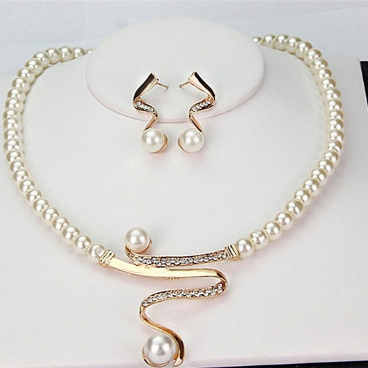 Parure Collier et Boucles d'oreilles en Perle Naturelle