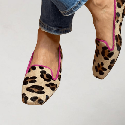 Yvonne | Mocassins en suède synthétique imprimé avec liseré rose
