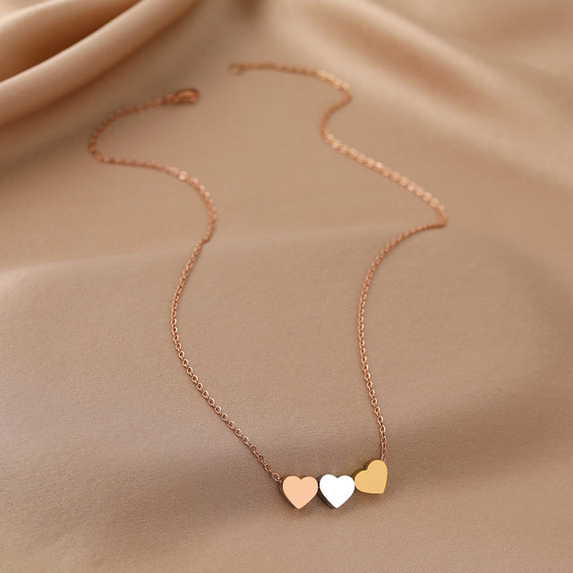 Collier Pendentif Chaussure a Talon en Or