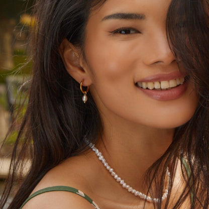 Bella – Boucles d’oreilles en perles d’eau douce