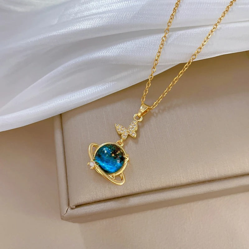 Collier Pendentif Maison Miniature en Or